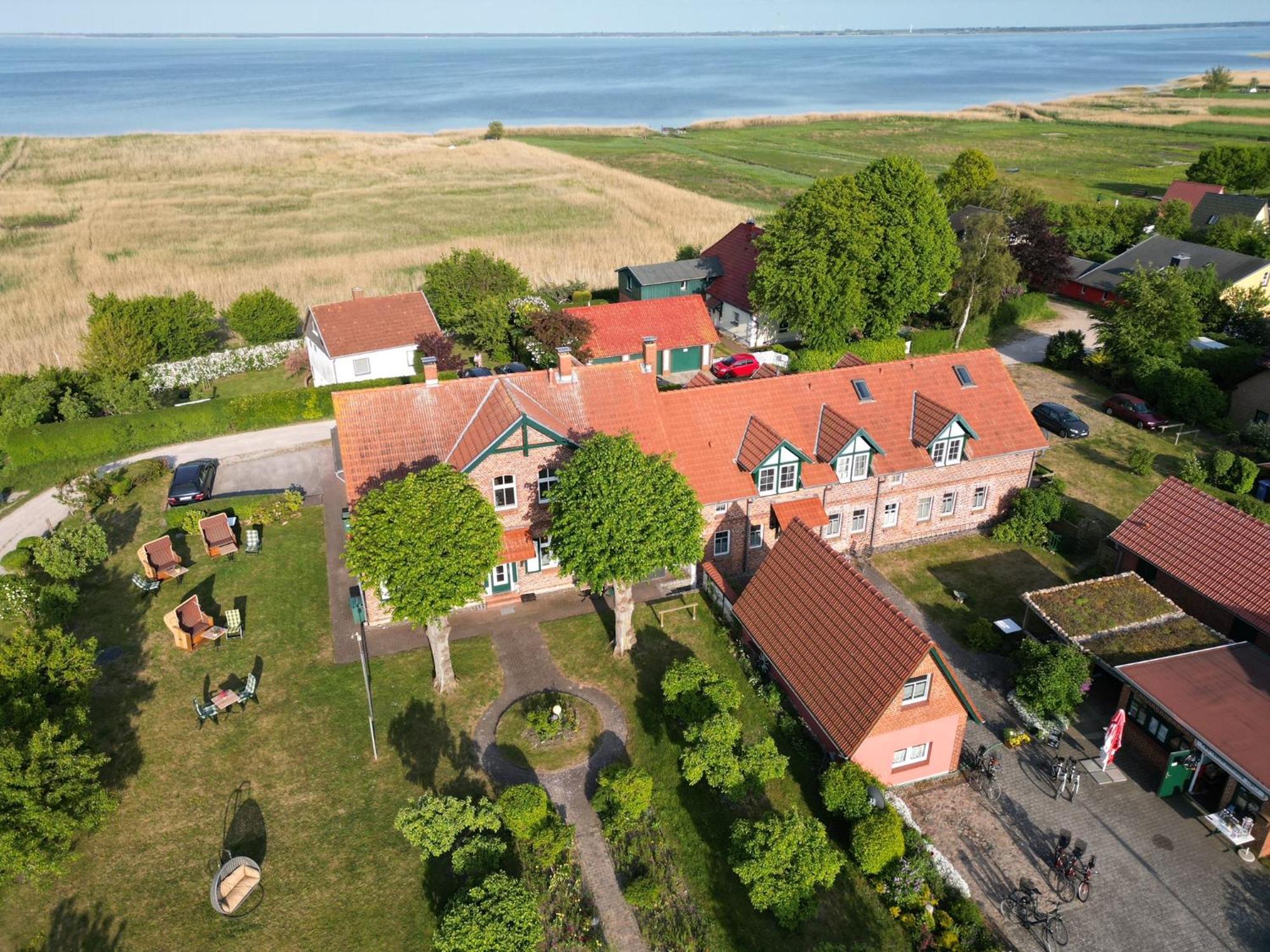 Hotel/Pension Bradhering Ahrenshoop Exterior foto